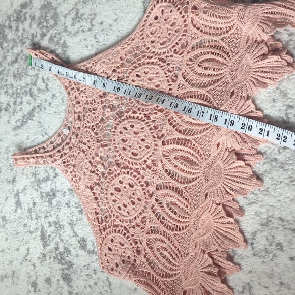 Crochet pink top - Picture 3 of 3